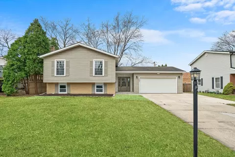 7402 Darien Ln, Darien, IL 60561
