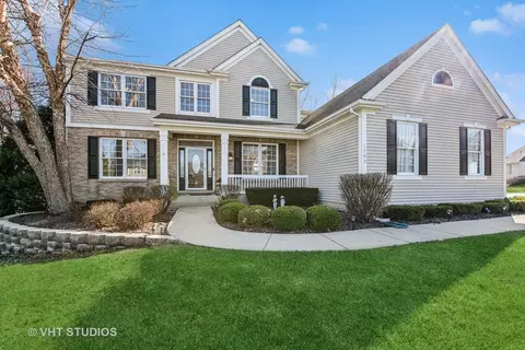 1703 Mink Trl, Cary, IL 60013