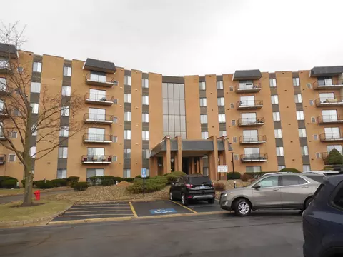 900 W Sunset Dr #505, Glenwood, IL 60425