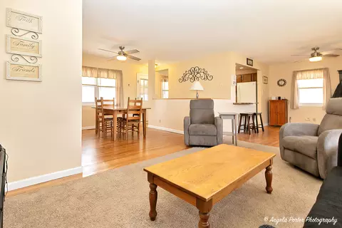 Living - 2809 Tower Dr, Holiday Hills, IL 60051 photo 3 of 3