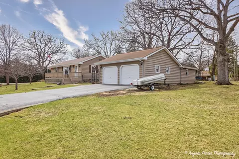 Exterior - 2809 Tower Dr, Holiday Hills, IL 60051 photo 7 of 7
