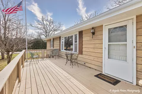 Exterior - 2809 Tower Dr, Holiday Hills, IL 60051 photo 1 of 7