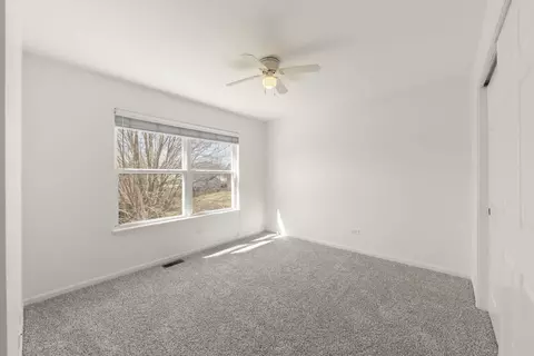 Bedroom - 2005 Oakdale Estates Dr, Plainfield, IL 60586 photo 1 of 3