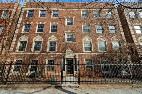 6121 N Hoyne Ave #2S, Chicago, IL 60659