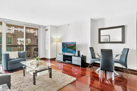 Living - 545 N Dearborn St #1502, Chicago, IL 60654 photo 4 of 7