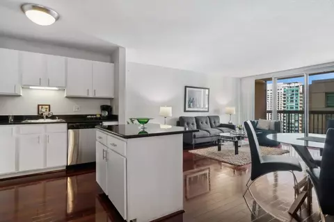 Kitchen - 545 N Dearborn St #1502, Chicago, IL 60654 photo 1 of 3