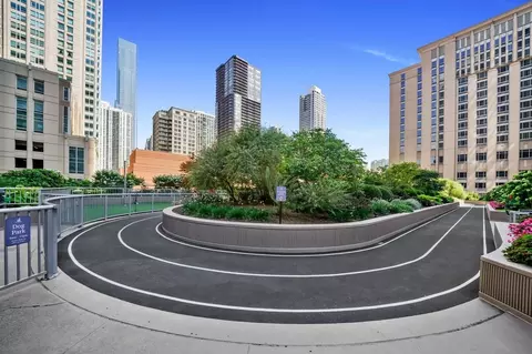 Exterior - 545 N Dearborn St #1502, Chicago, IL 60654 photo 2 of 3