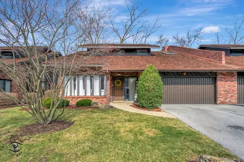 35 Lucas Dr #35, Palos Hills, IL 60465