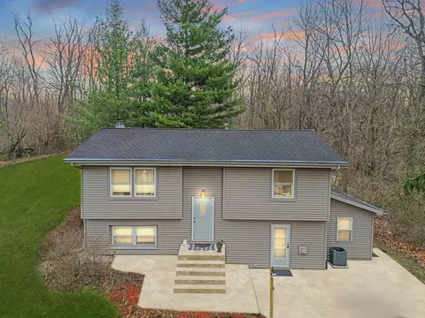 18196 River Rd, Danvers, IL 61732 photo 1