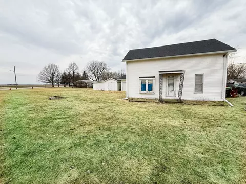 650 Maple St, Weldon, IL 61882
