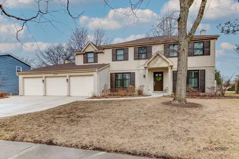 3642 Russett Ln, Northbrook, IL 60062
