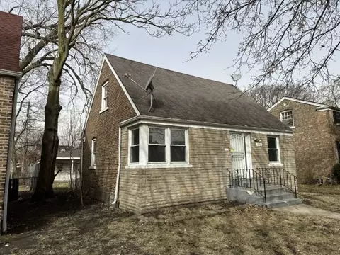 10134 S Bensley Ave, Chicago, IL 60617