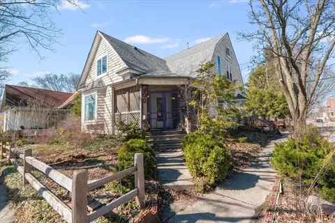 300 W Illinois St, Urbana, IL 61801