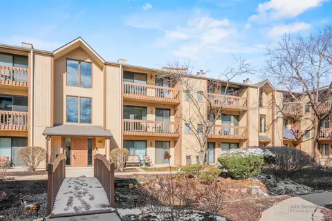 115 Olesen Dr #2I, Naperville, IL 60540
