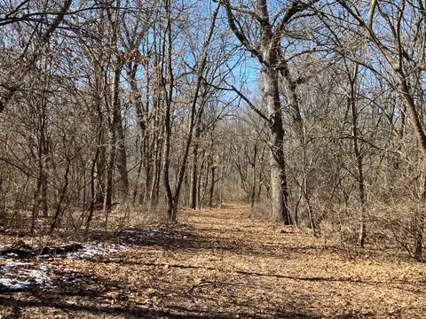 000 Carter Rd, Amboy, IL 61310