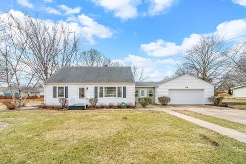 318 W 4th St, Sandwich, IL 60548