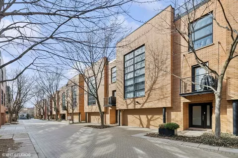 1767 N Hoyne Ave #I, Chicago, IL 60647