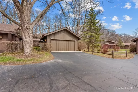 42 W466 Red Bud Ct, Saint Charles, IL 60175