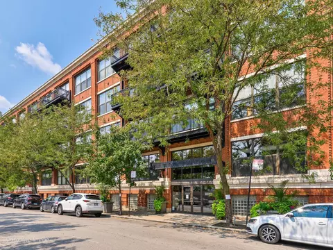 1040 W Adams St #350, Chicago, IL 60607