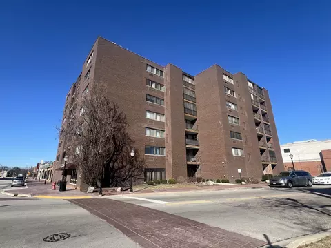 11 W Green St #408, Bensenville, IL 60106