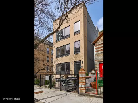 1362 W Evergreen Ave #2, Chicago, IL 60642