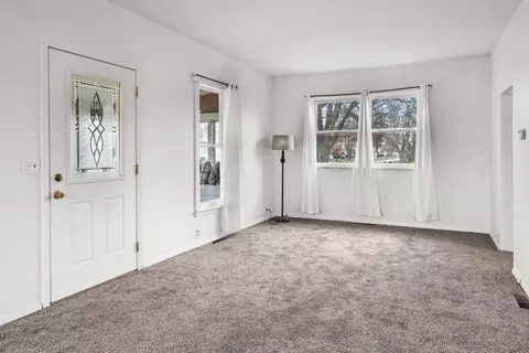 304 W Charles St, Mclean, IL 61754 photo 6