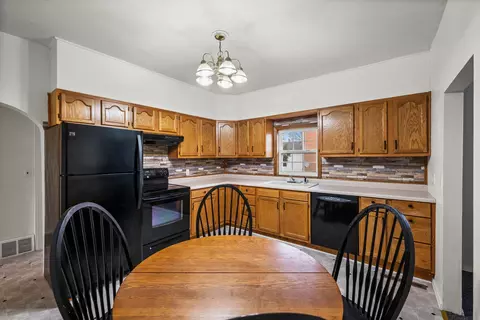 304 W Charles St, Mclean, IL 61754 photo 11