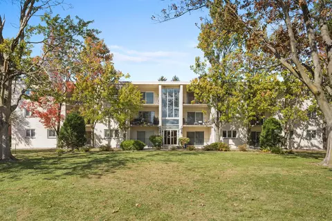 1004 E Harding Dr #203, Urbana, IL 61801