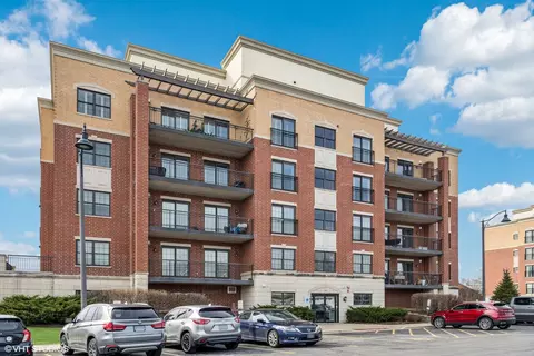 10735 W Clocktower Dr #303, Countryside, IL 60525