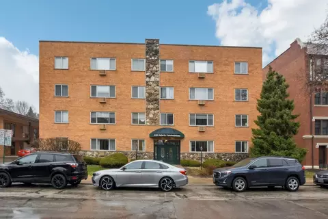 930 Ontario St #4C, Oak Park, IL 60302