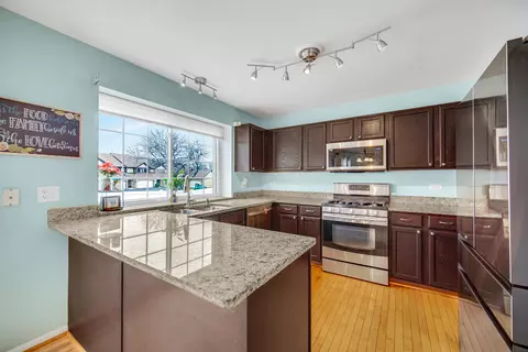 1524 Knoll Crest Dr, Bartlett, IL 60103 photo 6