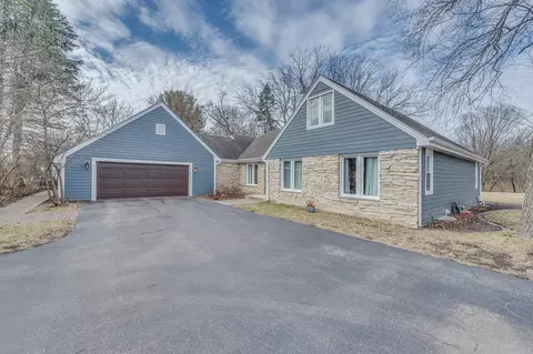 7 N196 Weybridge Dr, Saint Charles, IL 60175