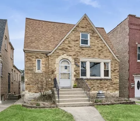 3017 N Natchez Ave, Chicago, IL 60634