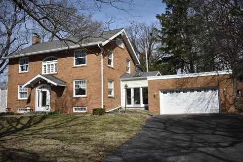 2 Broadway Pl, Normal, IL 61761