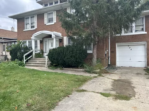 724 Richards St, Joliet, IL 60433