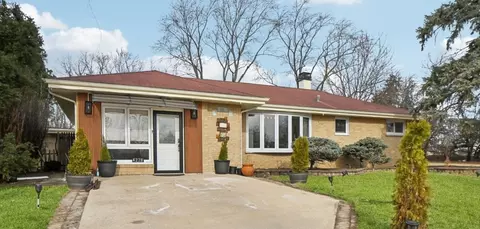 4228 Downers Dr, Downers Grove, IL 60515