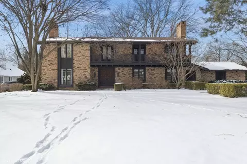 1100 Laurie Ln, Burr Ridge, IL 60527