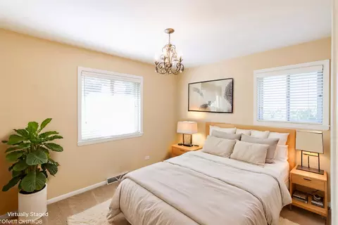 Bedroom - 712 E Baldwin Rd, Palatine, IL 60074 photo 3 of 7