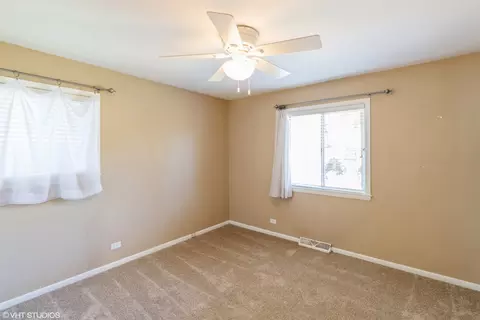 Bedroom - 712 E Baldwin Rd, Palatine, IL 60074 photo 6 of 7