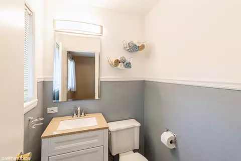 Bath - 712 E Baldwin Rd, Palatine, IL 60074 photo 2 of 2