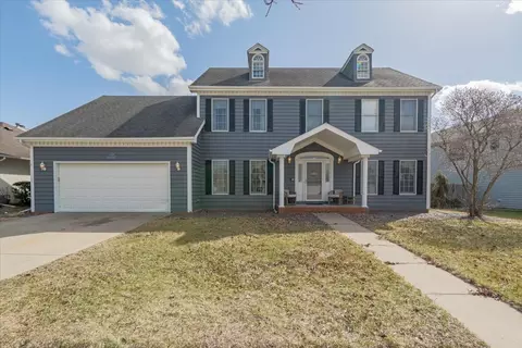 3 Downing Cir, Bloomington, IL 61704
