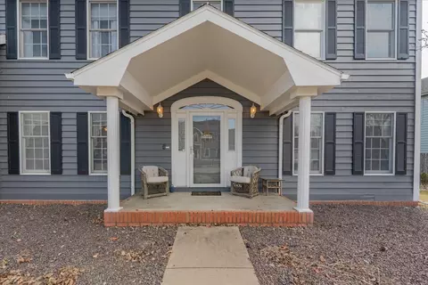 3 Downing Cir, Bloomington, IL 61704 photo 2