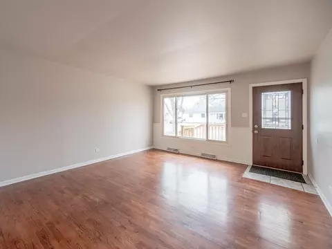 3224 Phillips Ave, Steger, IL 60475 photo 2