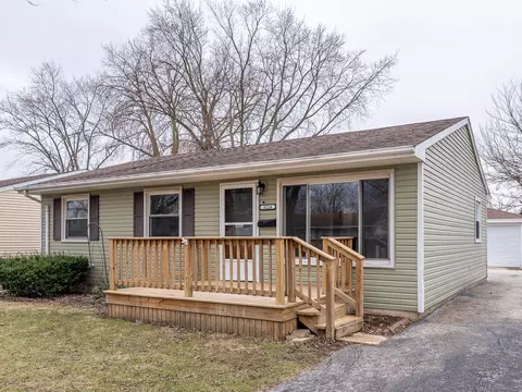 3224 Phillips Ave, Steger, IL 60475