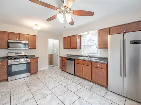 3224 Phillips Ave, Steger, IL 60475 photo 3