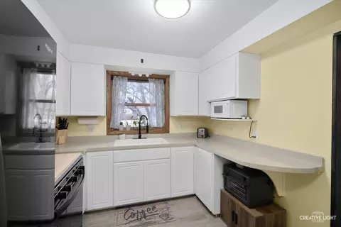 Kitchen - 15894 E Il Route 72, Davis Junction, IL 61020 photo 1 of 2