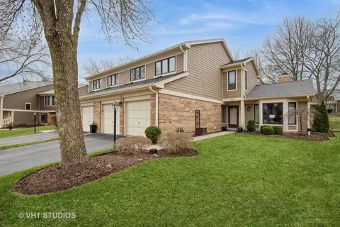 1207 Emerson Ln, Libertyville, IL 60048