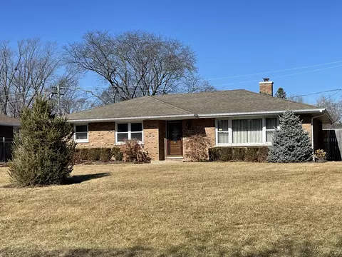90 Montesano Ave, Waukegan, IL 60087