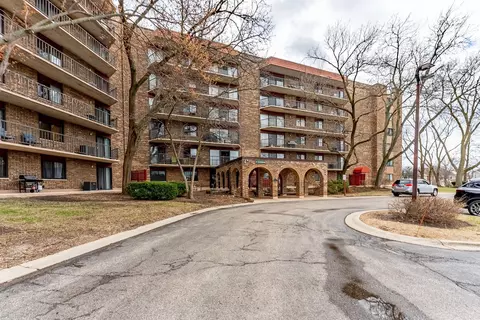 111 S Baybrook Dr #206, Palatine, IL 60074