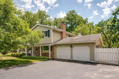 455 Hickory Haven Dr, Gurnee, IL 60031